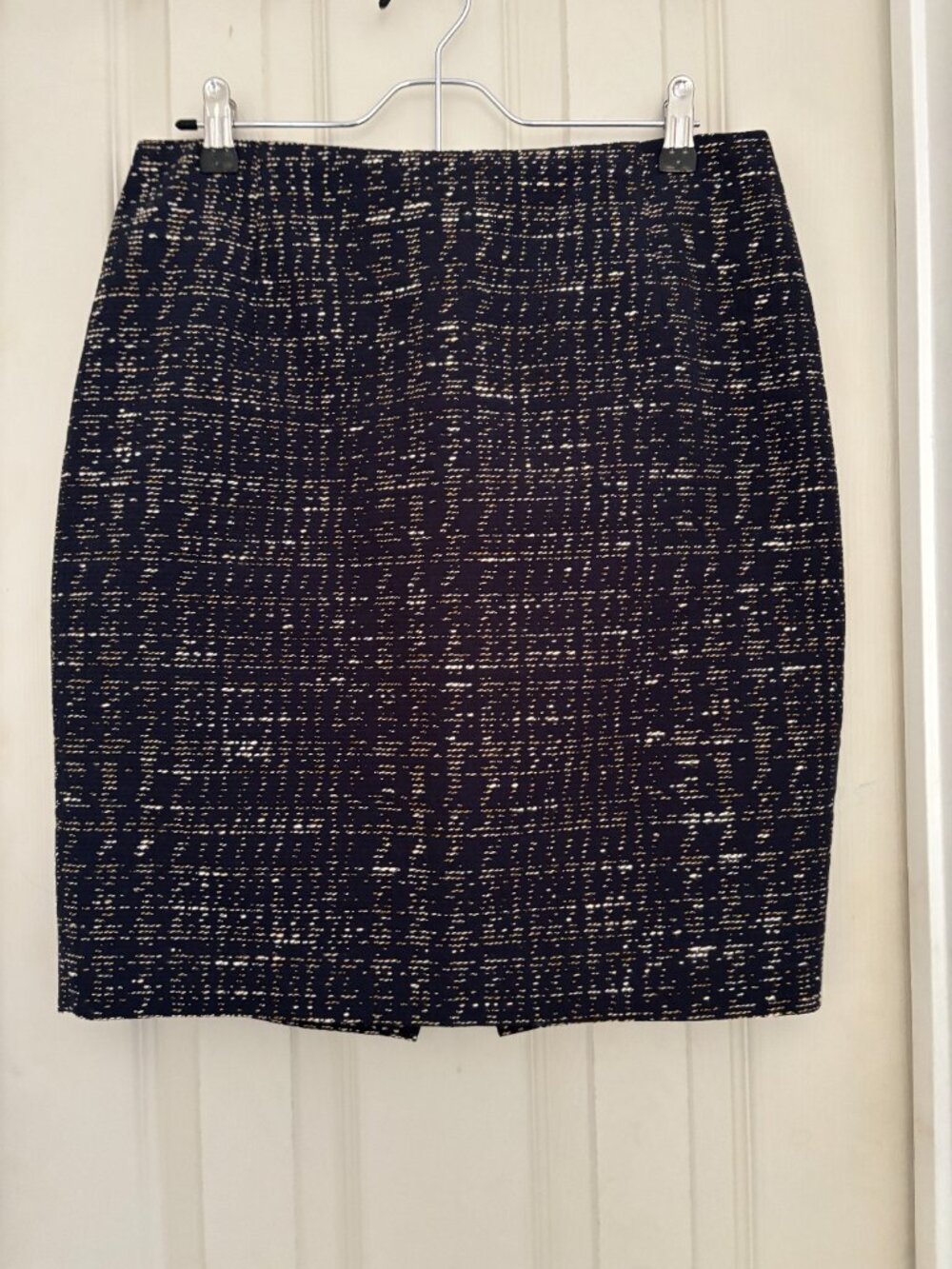 Tahari pencil skirt navy blue, beige, ivory cotton blend houndstooth. Career NEW